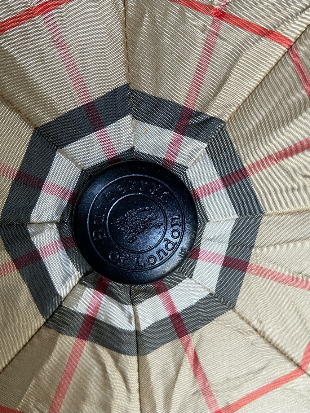 Burberrys Vintage Check Compact Umbrella in Beige, Black & Red (Sold As Is) - Picture 12 of 13